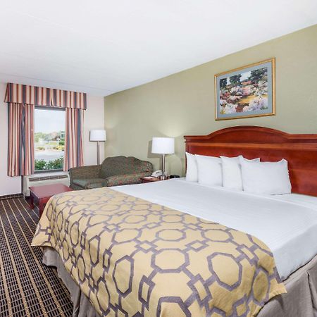 Baymont By Wyndham Clarksville Northeast Exterior foto