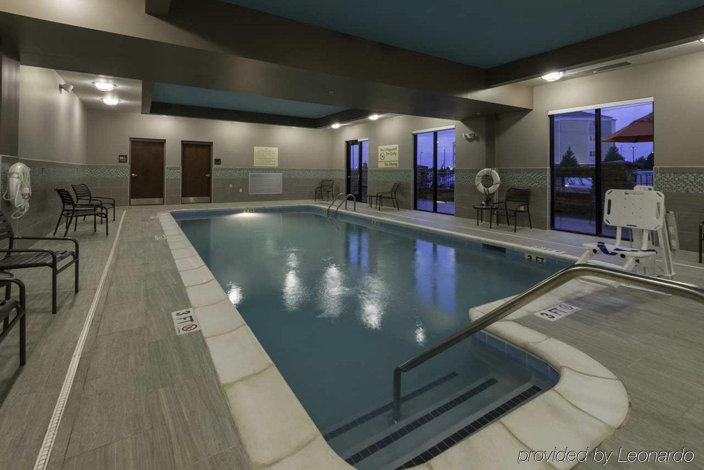 Baymont By Wyndham Clarksville Northeast Exterior foto